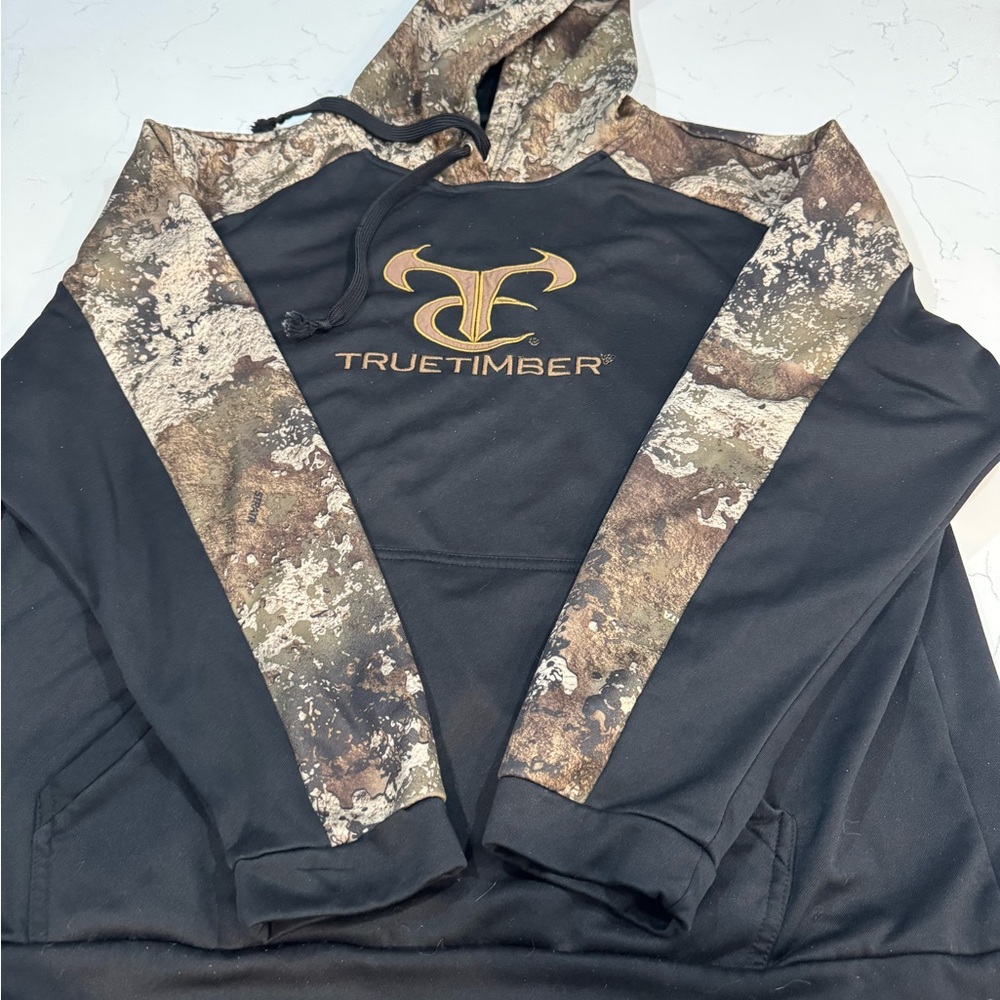 TrueTimber Men's Black and Brown Camo Sweater